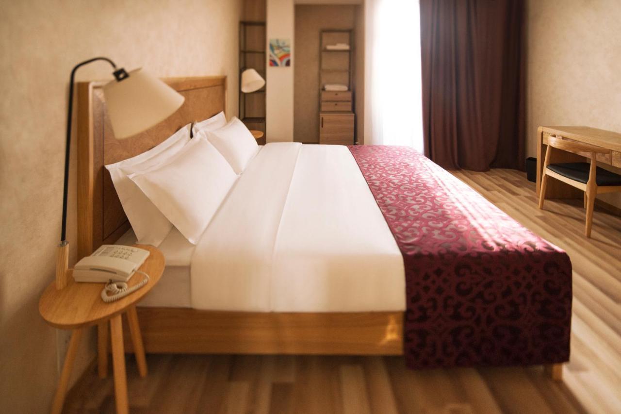 Ornament Boutique Hotel Tiflis Exterior foto