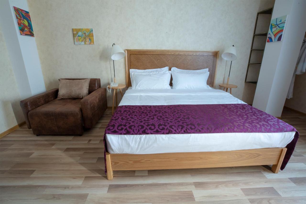 Ornament Boutique Hotel Tiflis Exterior foto